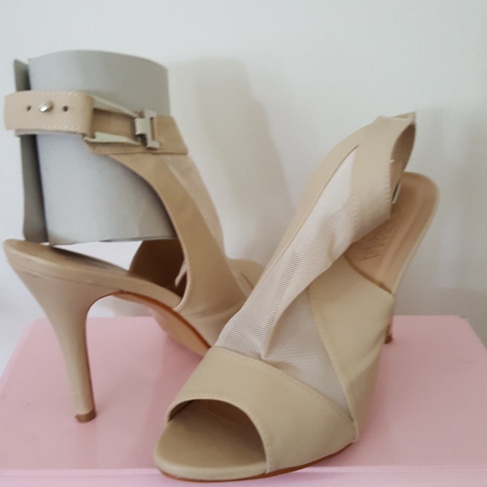 Women's shoes
